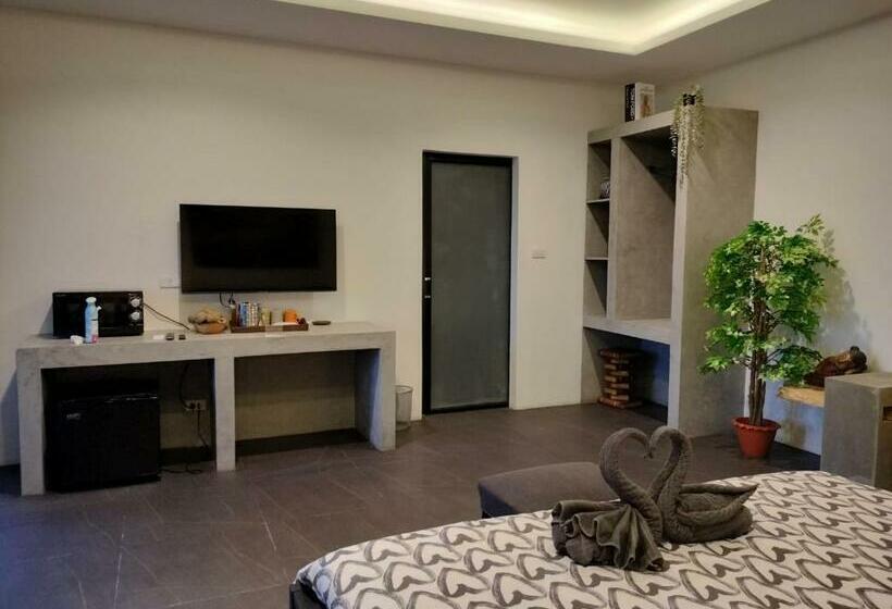 Sunset Resorts And Bar