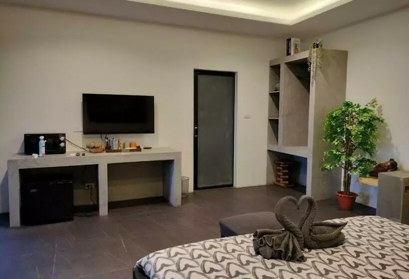 Sunset Resorts And Bar