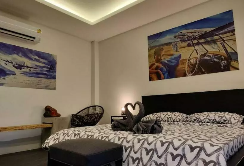 Sunset Resorts And Bar