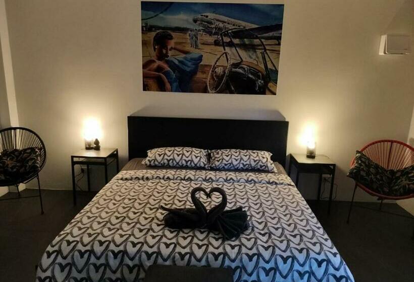 Sunset Resorts And Bar