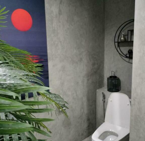 Sunset Resorts And Bar