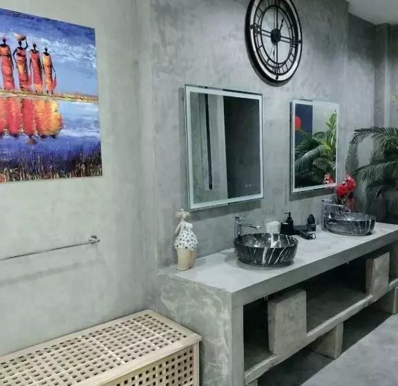 Sunset Resorts And Bar