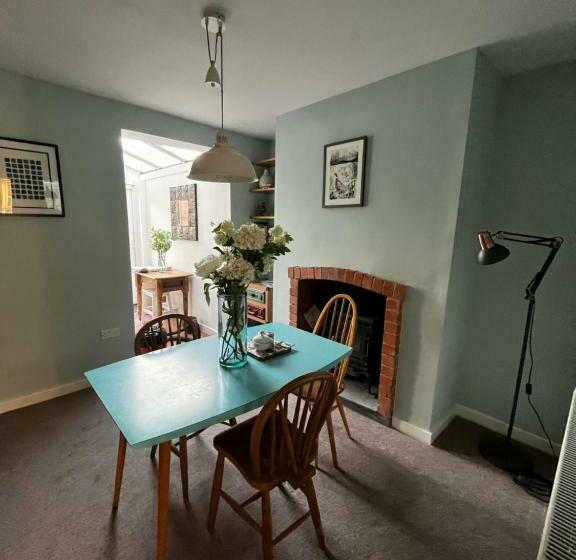 Feather And Twigs Cottage, Croston