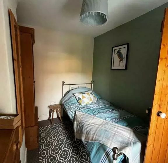 Feather And Twigs Cottage, Croston