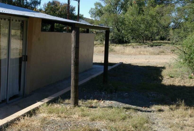 בית מלון כפרי Karoo Pred A Tours/cat Conservation Trust