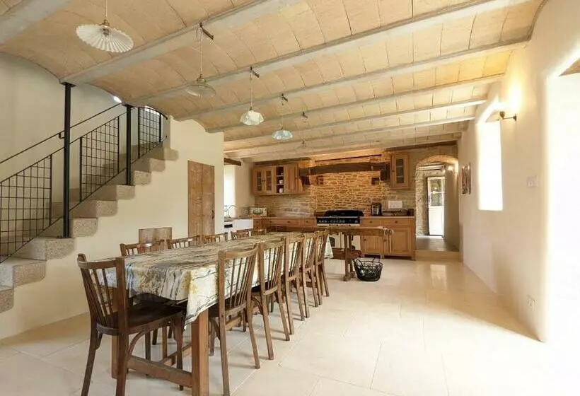 Maison Typique Bretonne Avec Toit De Chaume