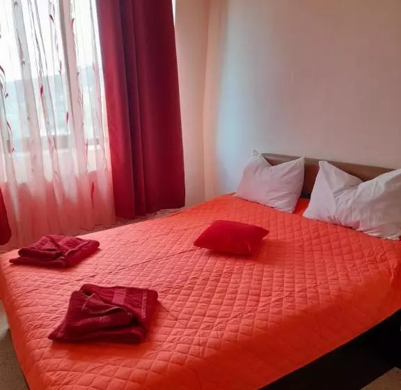 پانسیون Casa Adrian