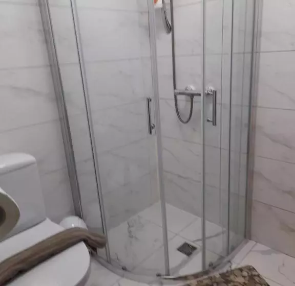پانسیون Casa Adrian
