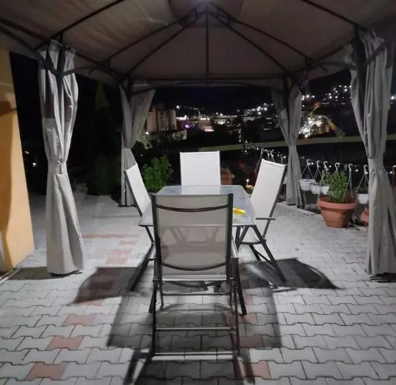 پانسیون Casa Adrian