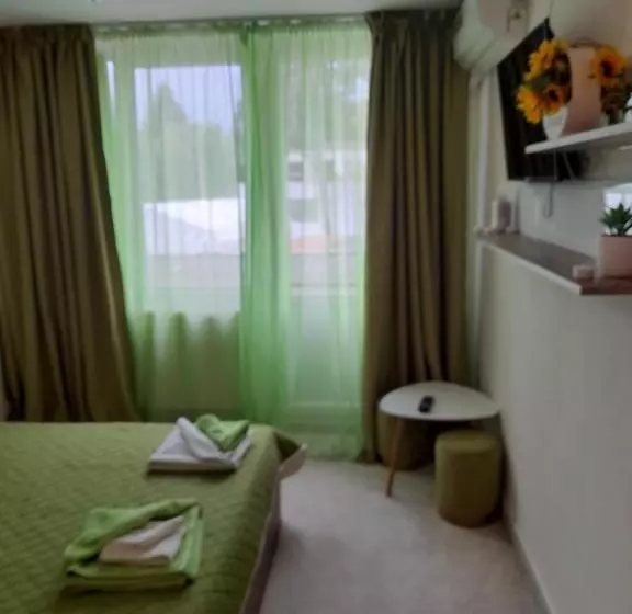پانسیون Casa Adrian