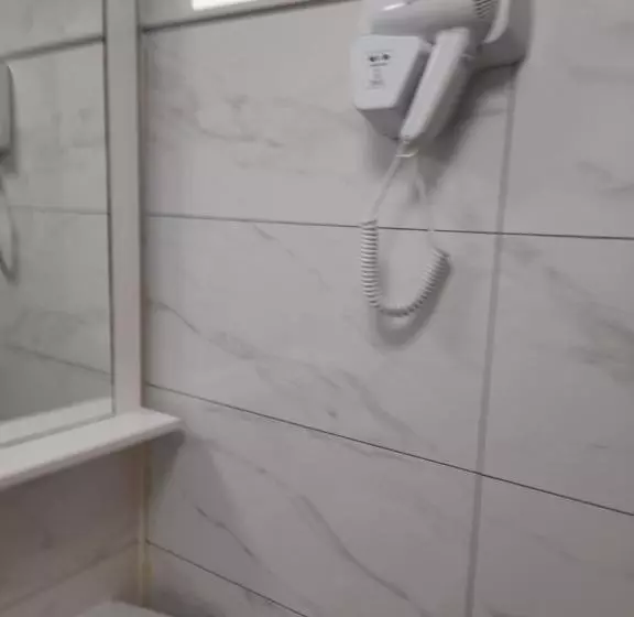 پانسیون Casa Adrian