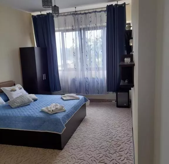 پانسیون Casa Adrian