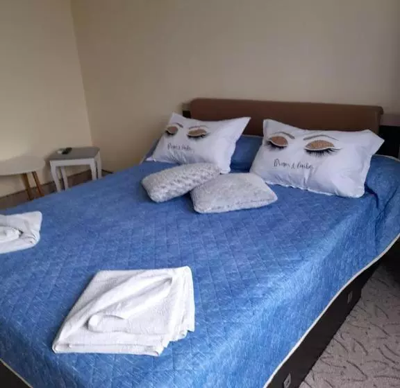 پانسیون Casa Adrian
