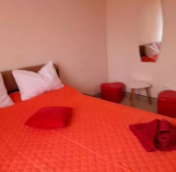 پانسیون Casa Adrian