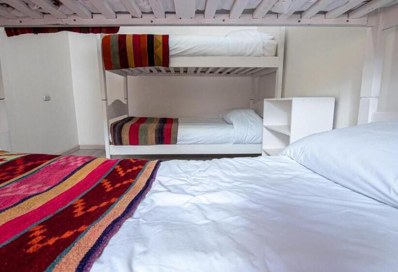 פנסיון Hostal Copart