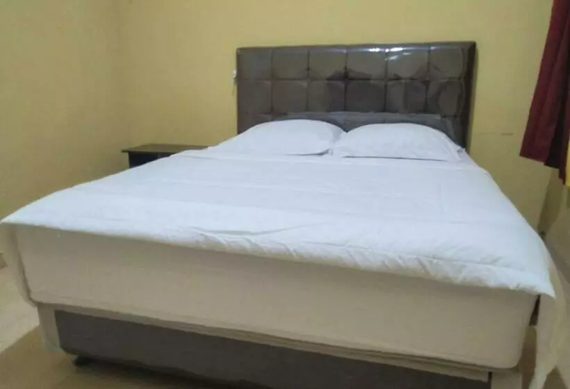 Hotelli Pekalongan Syariah Mitra Reddoorz