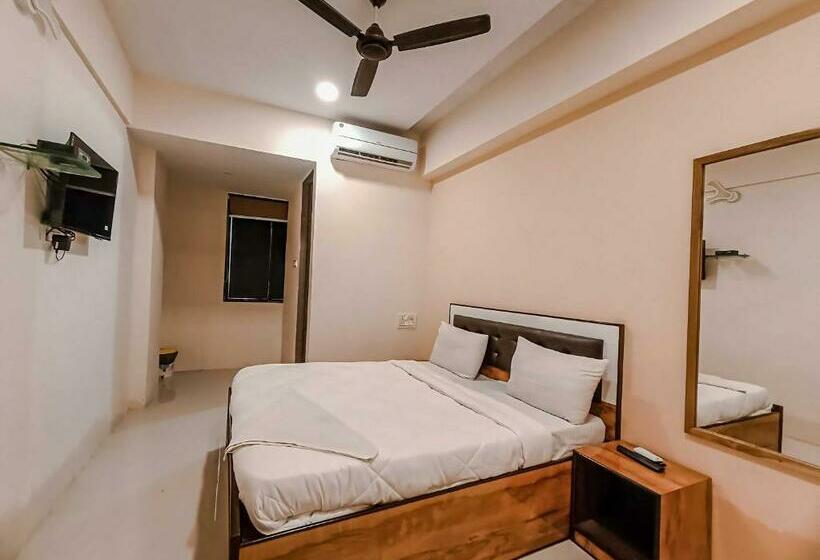 酒店 Pop 92353 Crown