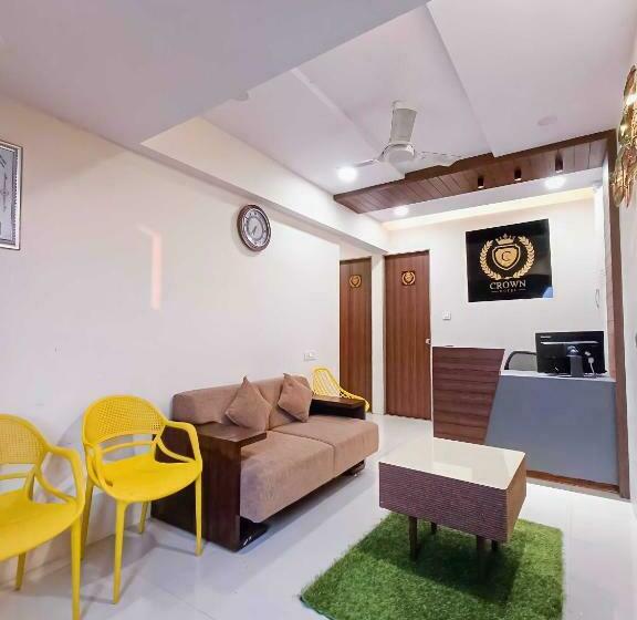 酒店 Pop 92353 Crown