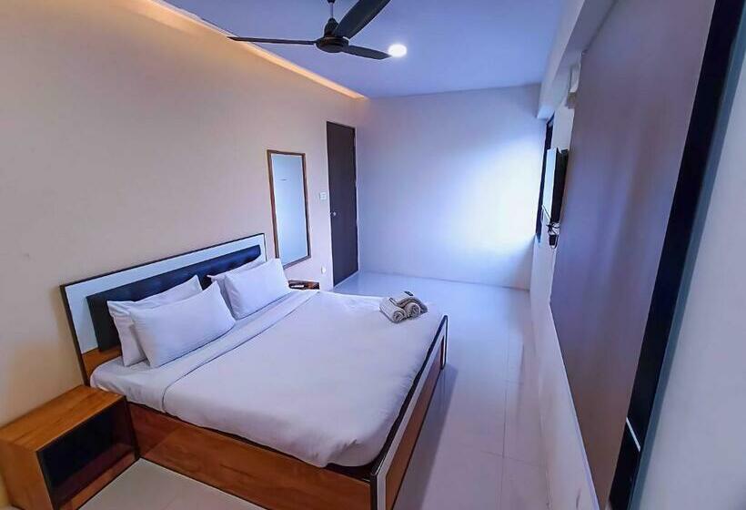 酒店 Pop 92353 Crown