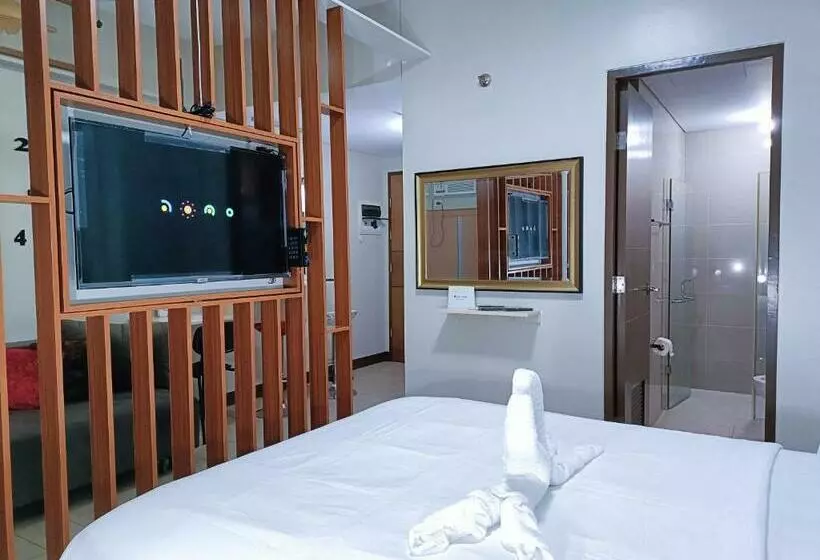 Affordable Two Palmtree Villas Near Naia3 Newport Boulevard Pasay City