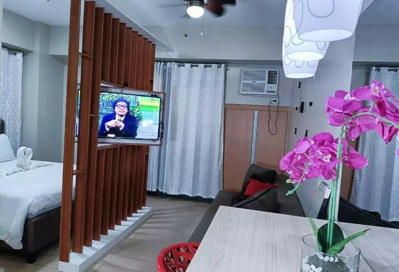 Affordable Two Palmtree Villas Near Naia3 Newport Boulevard Pasay City