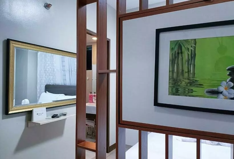 Affordable Two Palmtree Villas Near Naia3 Newport Boulevard Pasay City