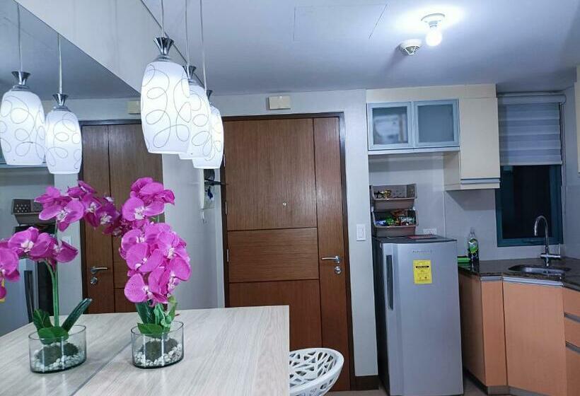 Affordable Two Palmtree Villas Near Naia3 Newport Boulevard Pasay City