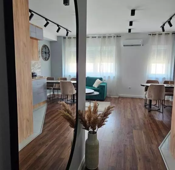 Delux Apartman President Centar