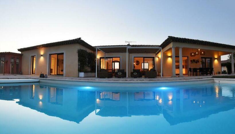 Villa Hameau De Signargues, Entre Avignon   Pont Du Gard Et Uzes