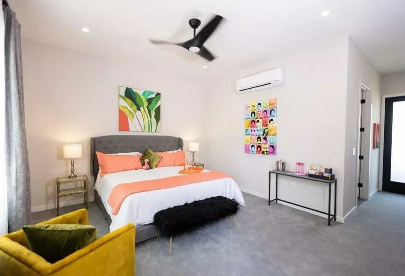 The Bentley Hotel On 290