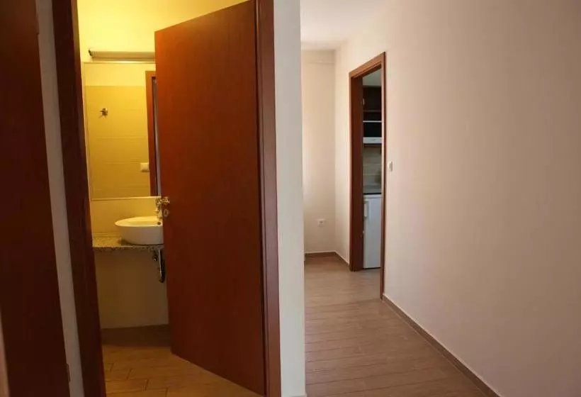 1000 Home Apartments