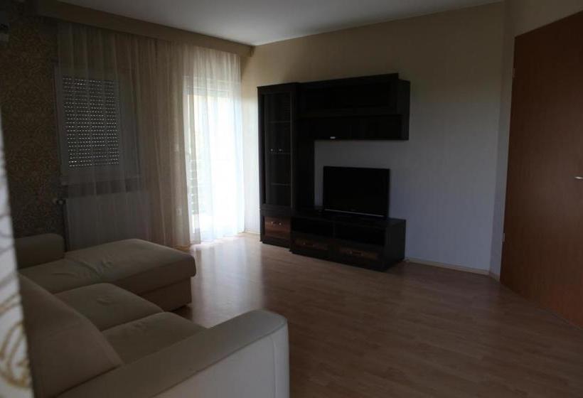 1000 Home Apartments