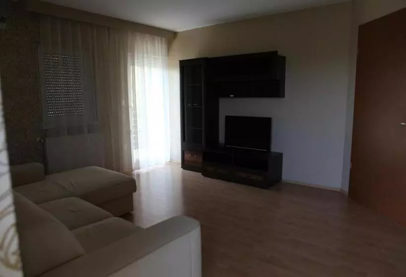 1000 Home Apartments