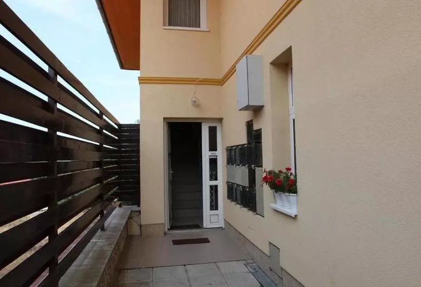 1000 Home Apartments