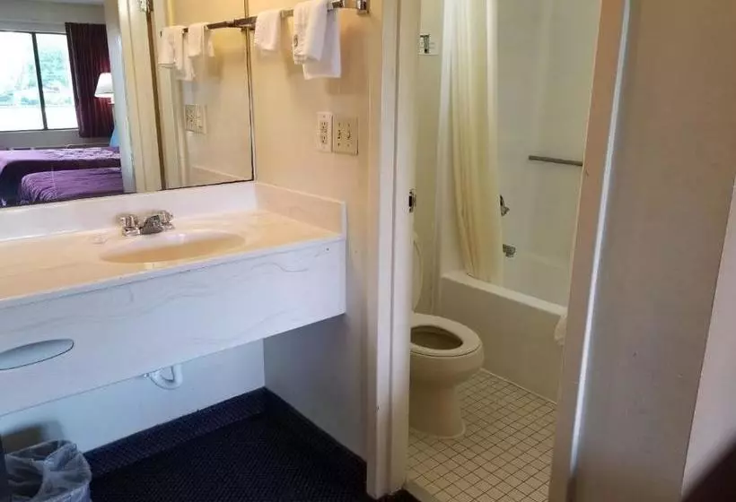 בית מלון כפרי American Inn Chesapeake  Portsmouth