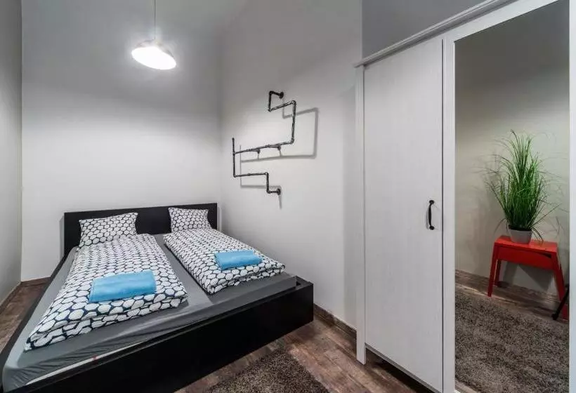 هتل 7seasons Central Suites