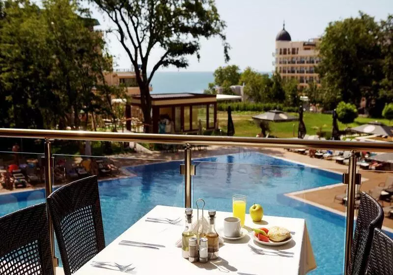 Apart Hotel Golden Line