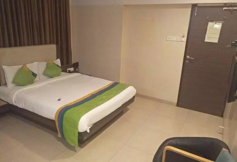 Hotel Basera