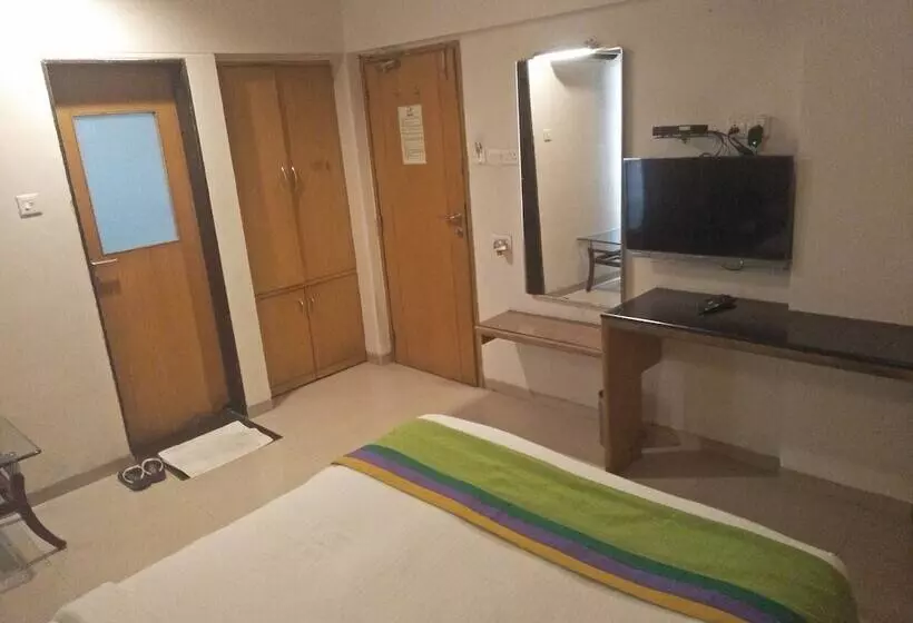 Hotel Basera