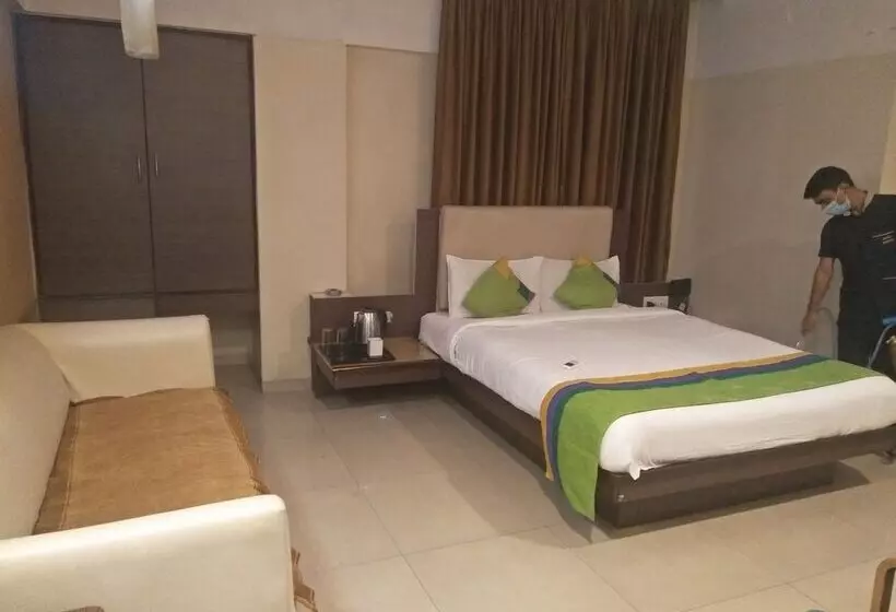 Hotel Basera