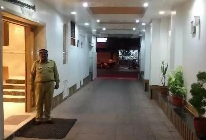 Hotel Basera