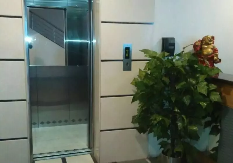 Hotel Basera