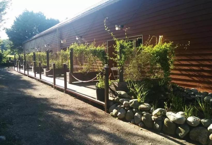 בית מלון כפרי Bungalows & Rooms   Gît ôstal