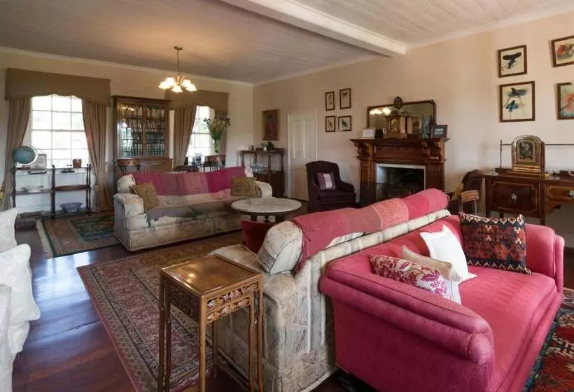 فندق Faversham House