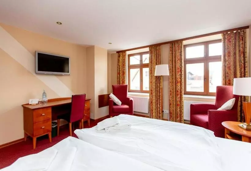 فندق Und Restaurant Haus Sajons