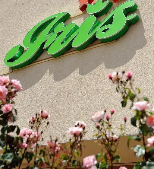 هتل Iris