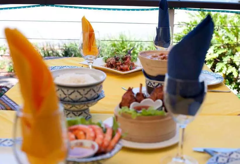 ホテル Ramada Resort By Wyndham Golden Beach