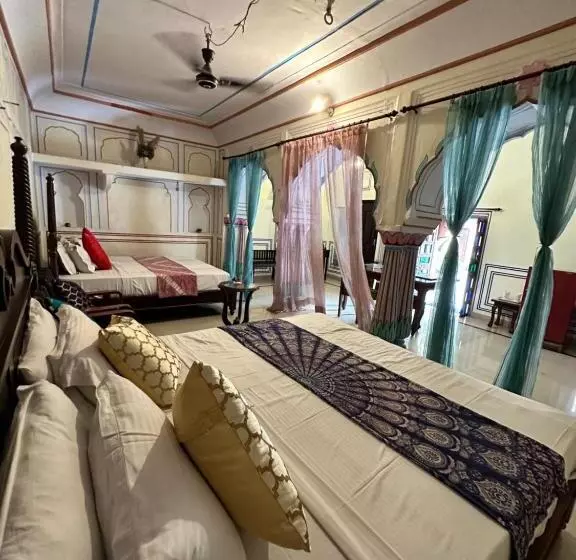 هتل Rawla Mrignayani Palace