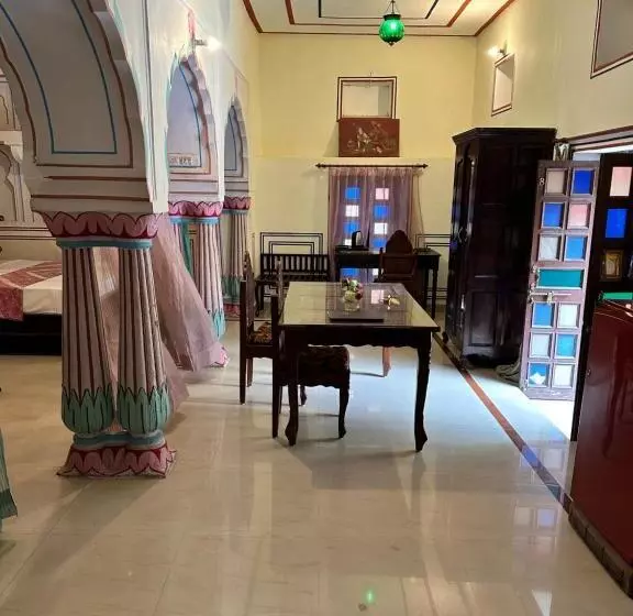 هتل Rawla Mrignayani Palace