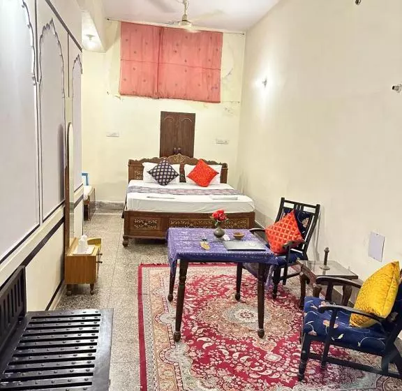 هتل Rawla Mrignayani Palace